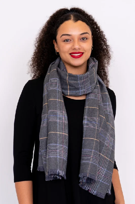 Cozy Scarf, Dark Grey Tartan