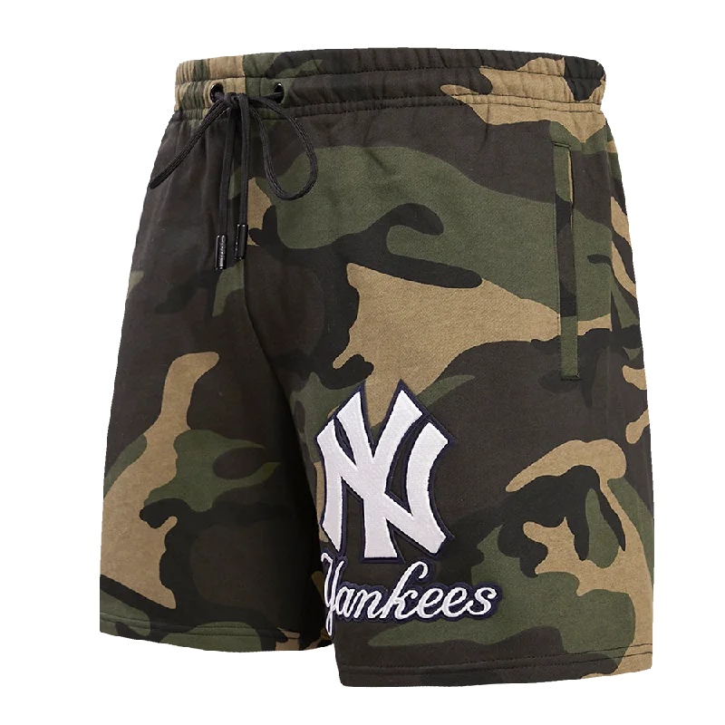 MLB NEW YORK YANKEES STACKED LOGO MEN'S SHORT CAMO (CAMO)