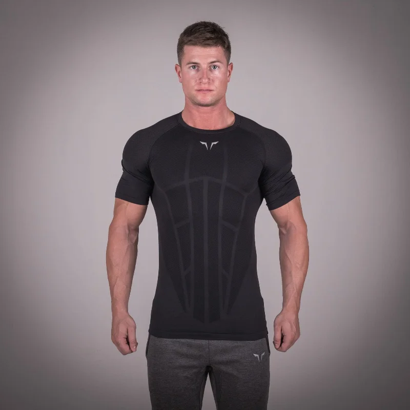 Seamless Spyder Tee - Black in Half Sleeves