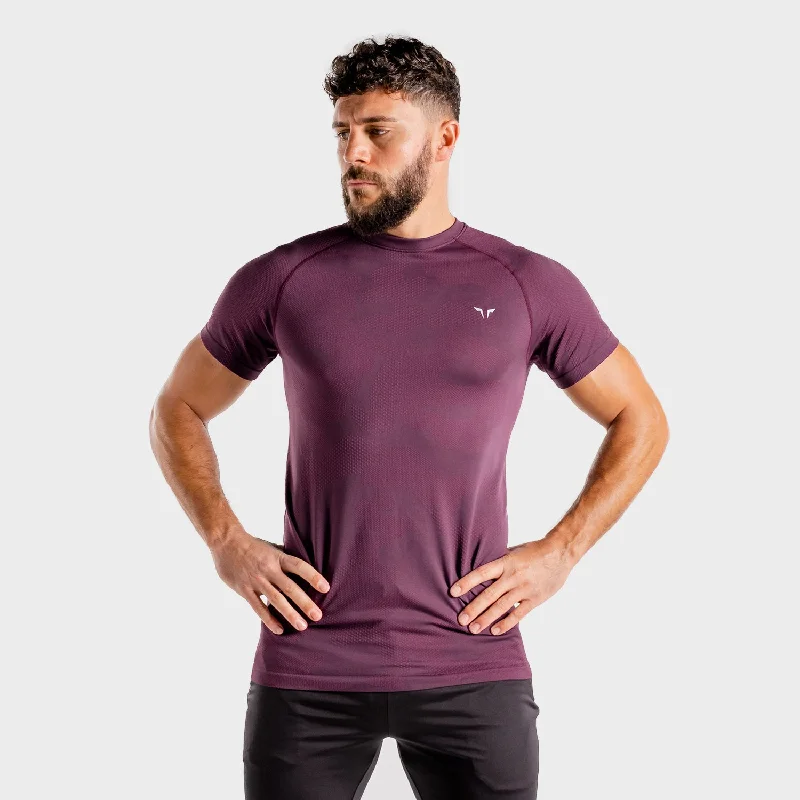 Wolf Seamless Tee - Burgundy