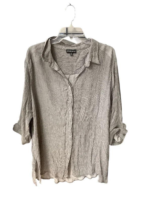 Top 3/4 Sleeve By Cme In Grey, Size: 1x